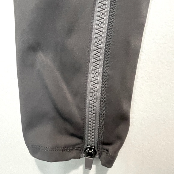 Fabletics Motion 365 Size Large Leggings - Picture 14 of 15